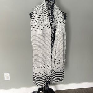 Lord & Taylor NEW White/ Black scarf